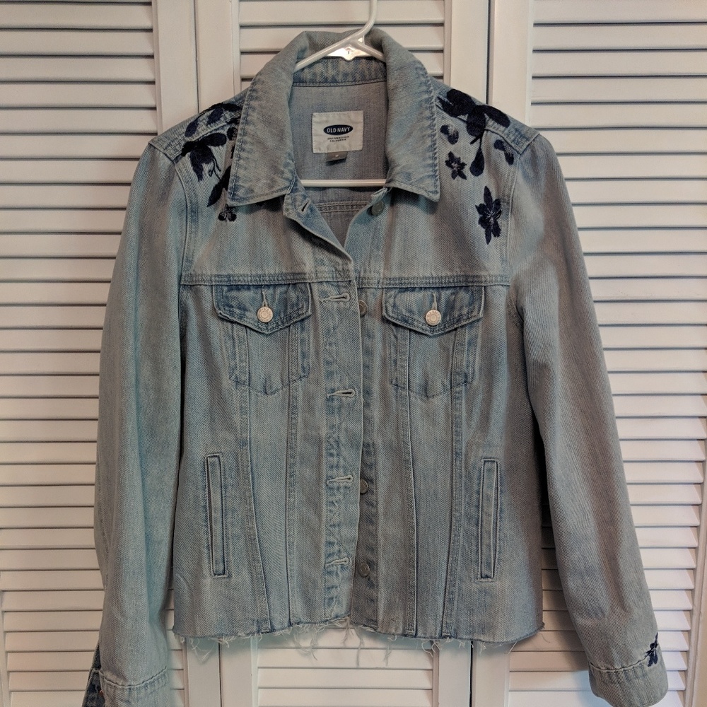 Old Navy like new embroidered denim jacket